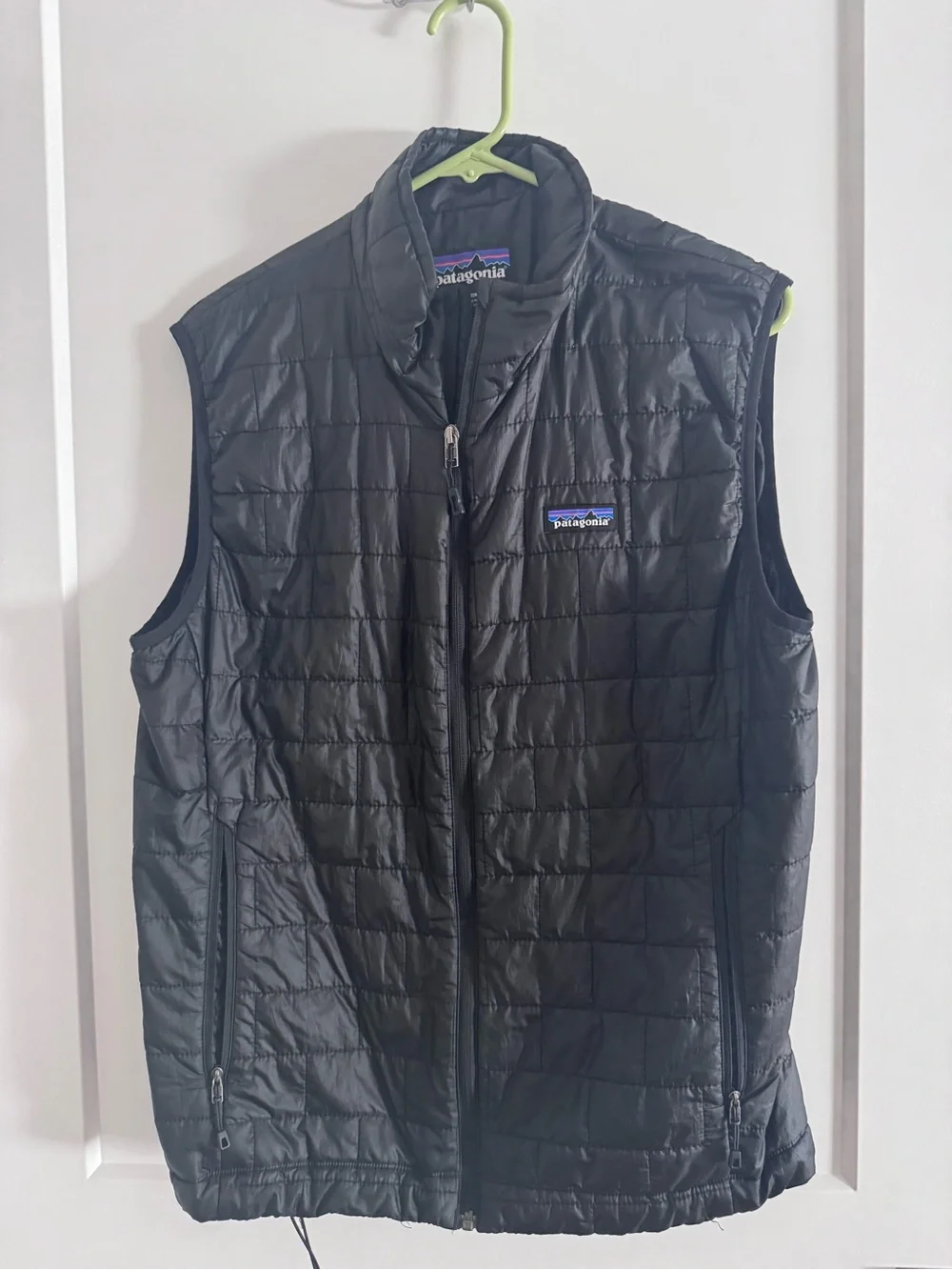 Patagonia Black Quilted Puffer Vest - Picture 1 of 4